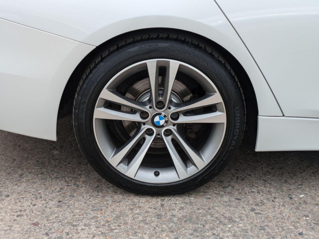 BMW 3 SERIES
