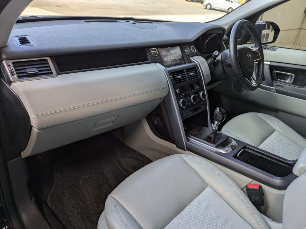 LAND ROVER DISCOVERY SPORT