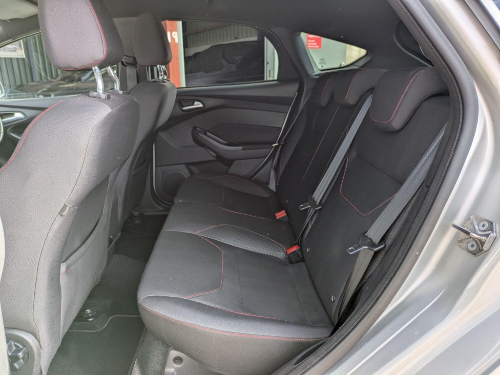 FORD FOCUS