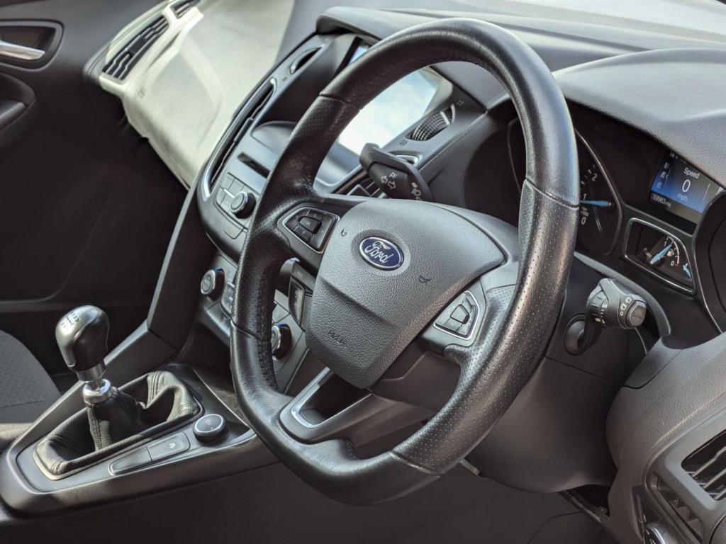 FORD FOCUS