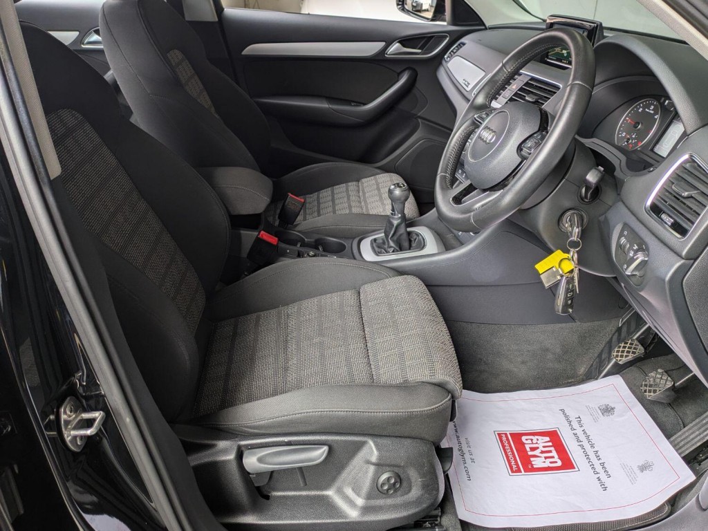 AUDI Q3