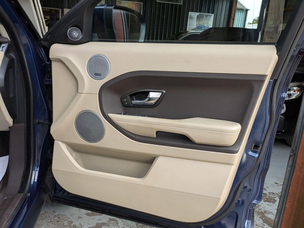 LAND ROVER RANGE ROVER EVOQUE