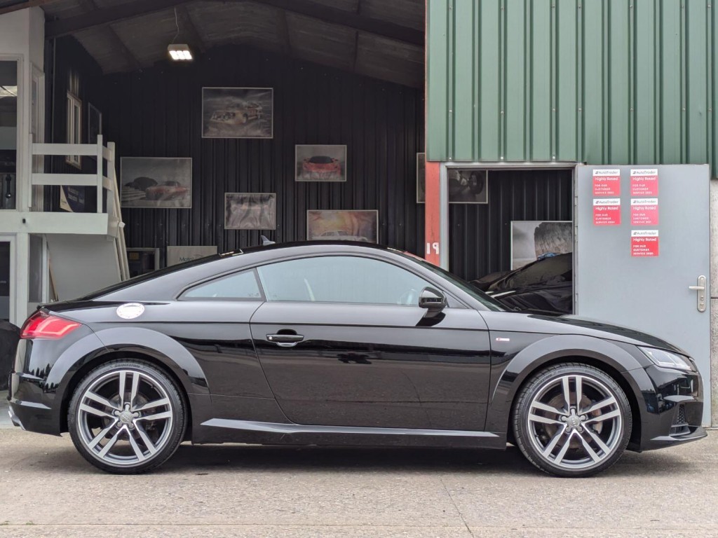 AUDI TT