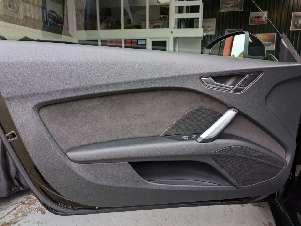 AUDI TT