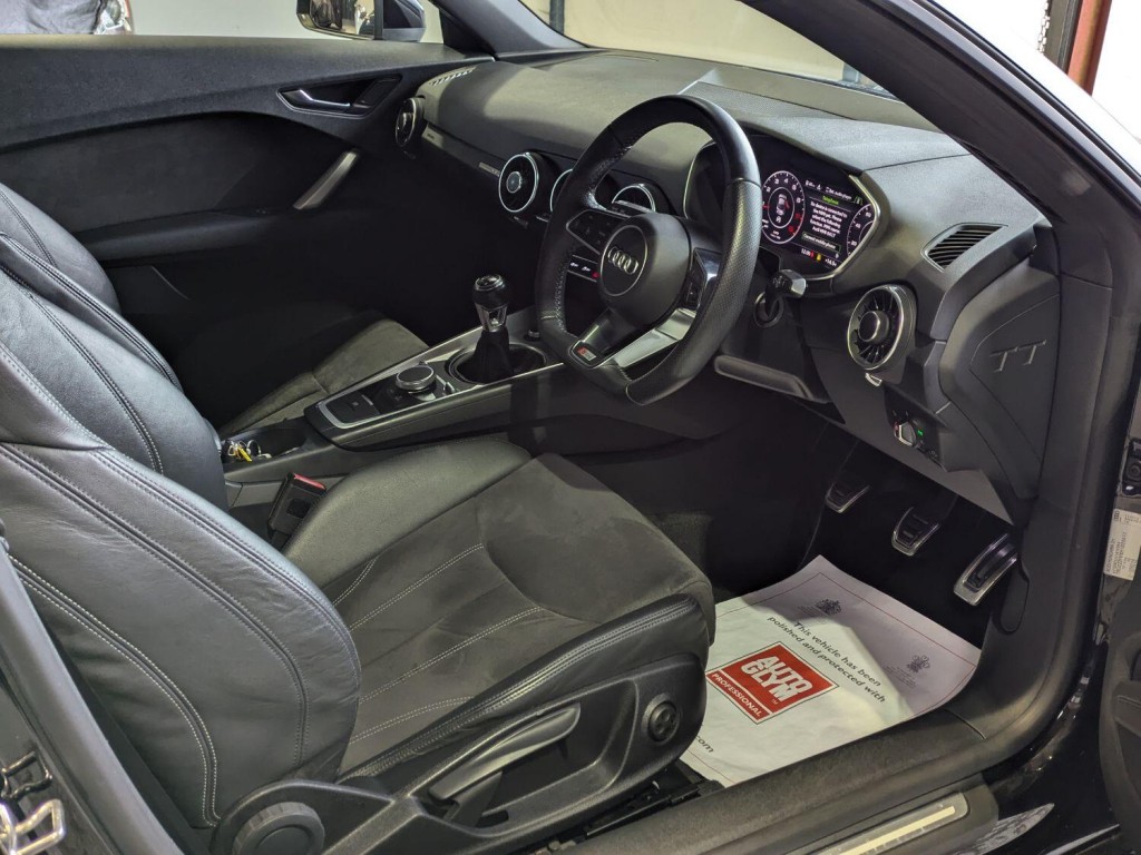 AUDI TT