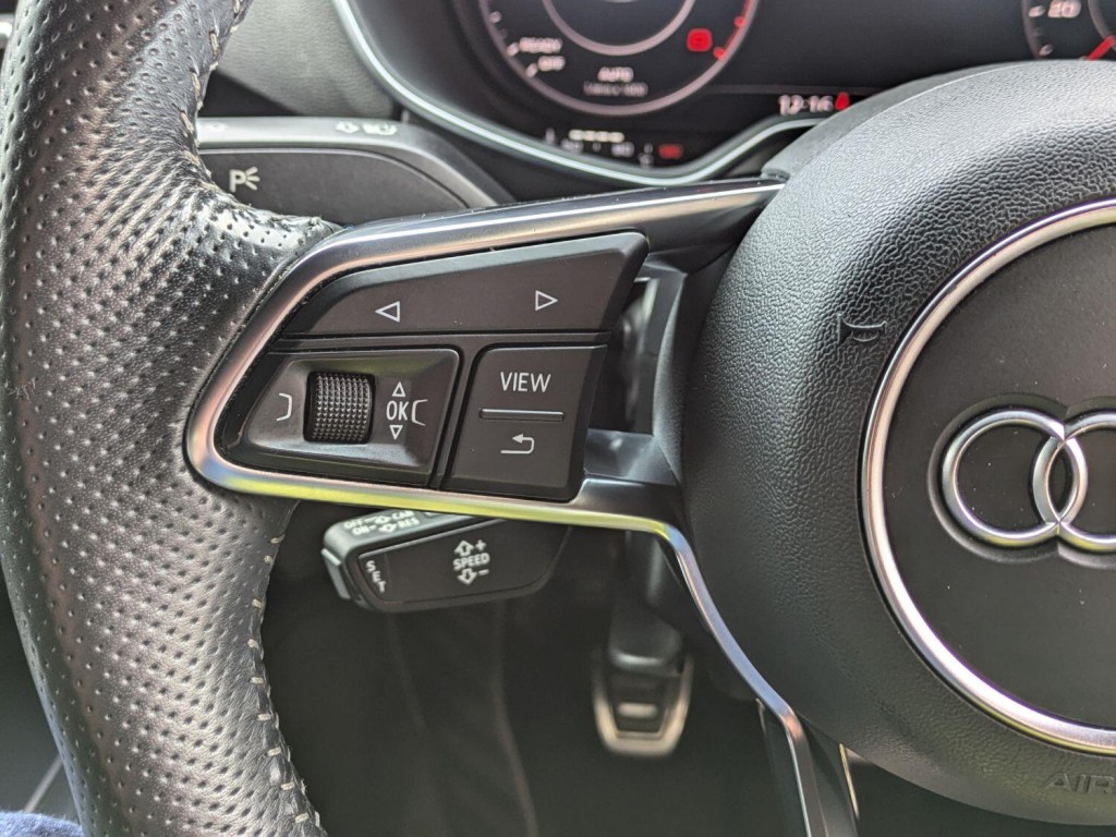 AUDI TT