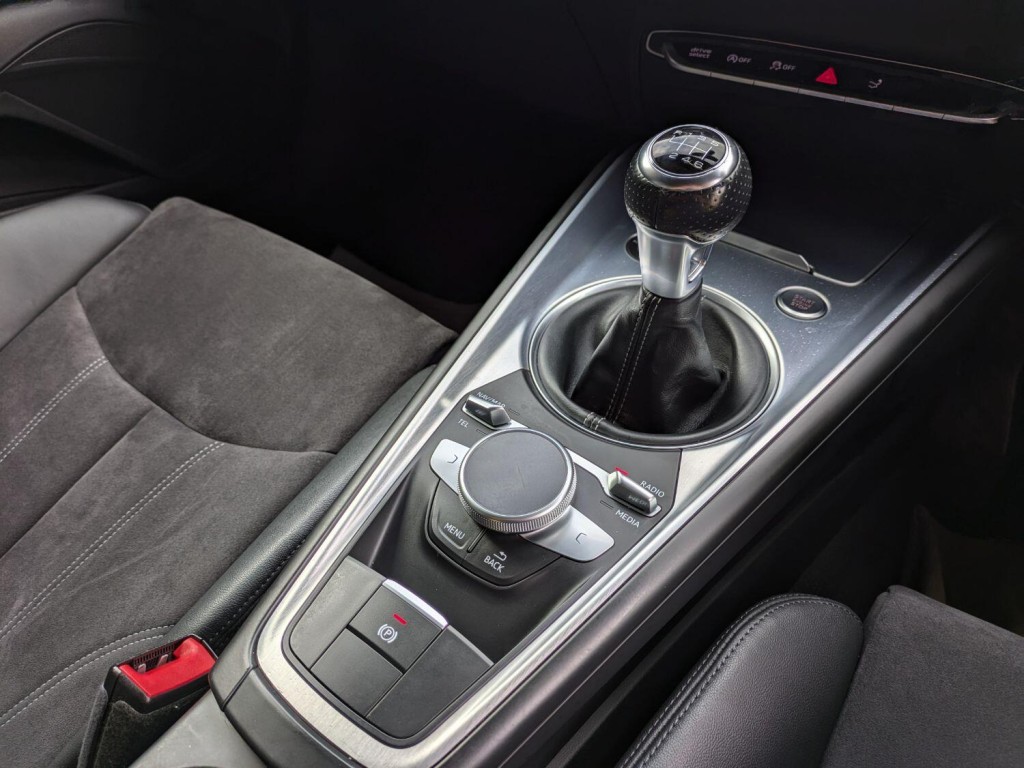AUDI TT