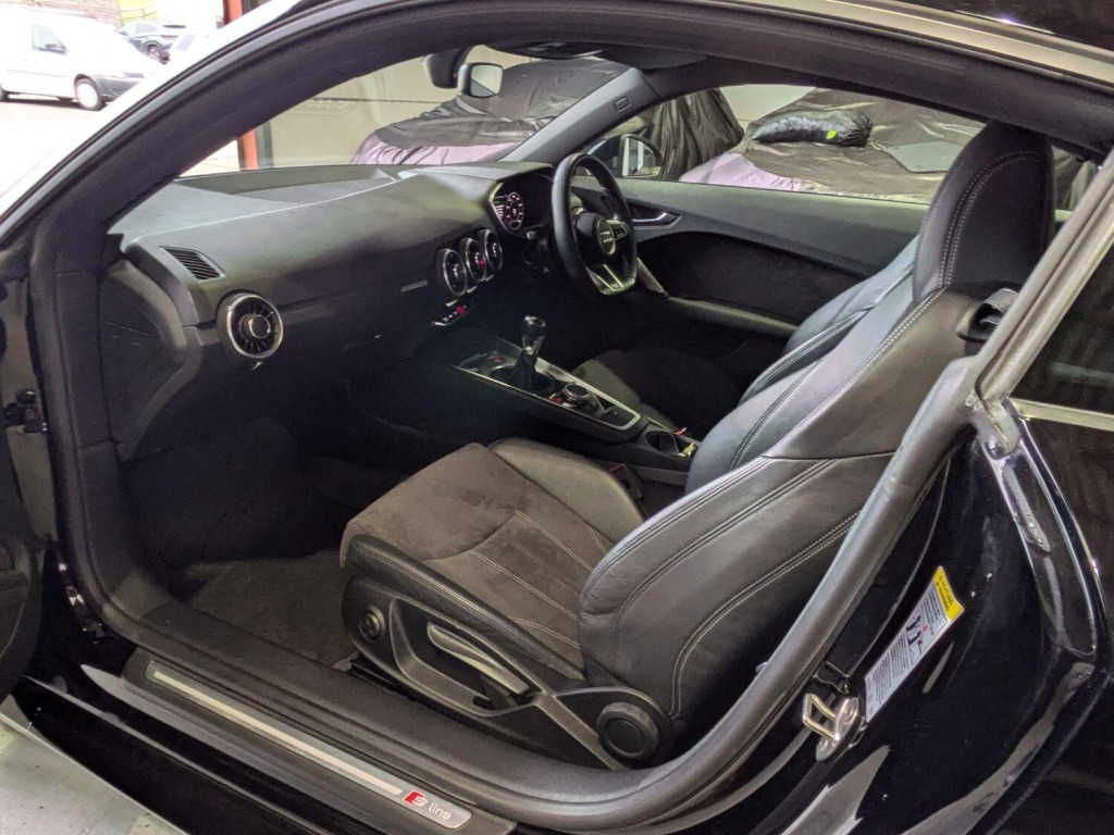 AUDI TT