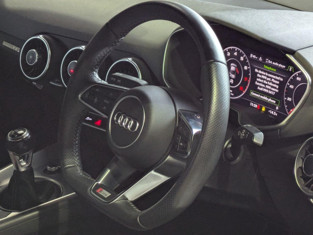 AUDI TT