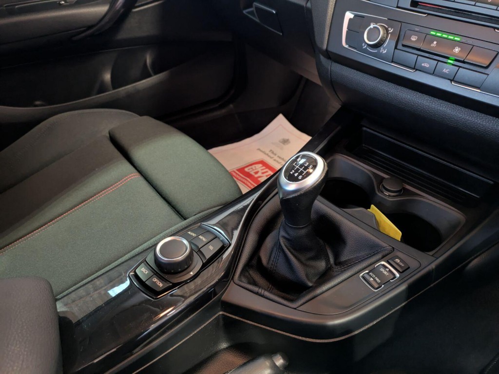 BMW 1 SERIES