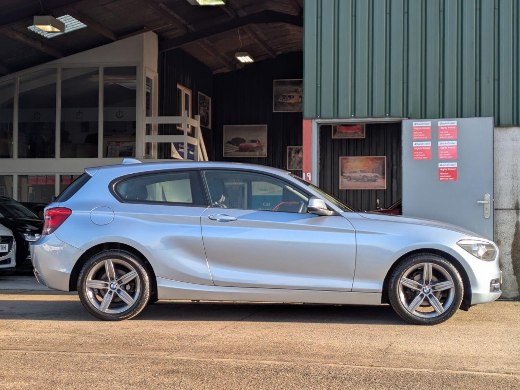 BMW 1 SERIES
