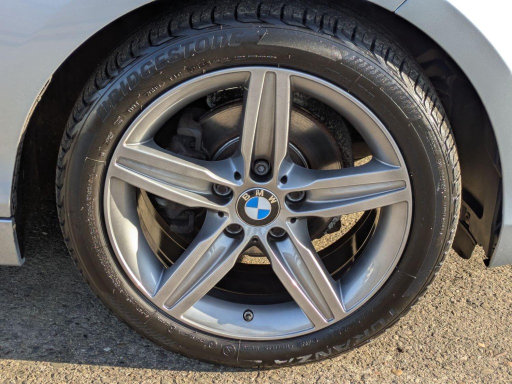 BMW 1 SERIES