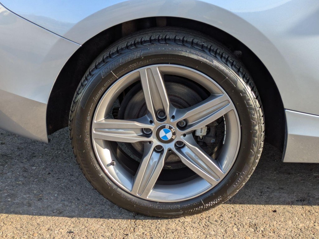BMW 1 SERIES
