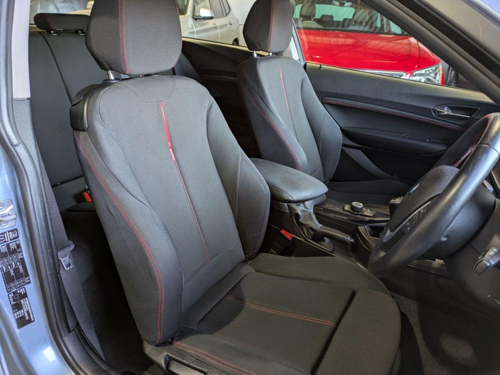 BMW 1 SERIES