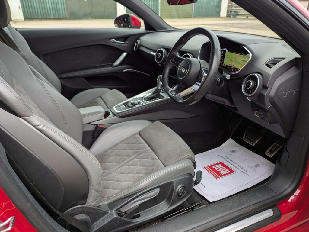 AUDI TT