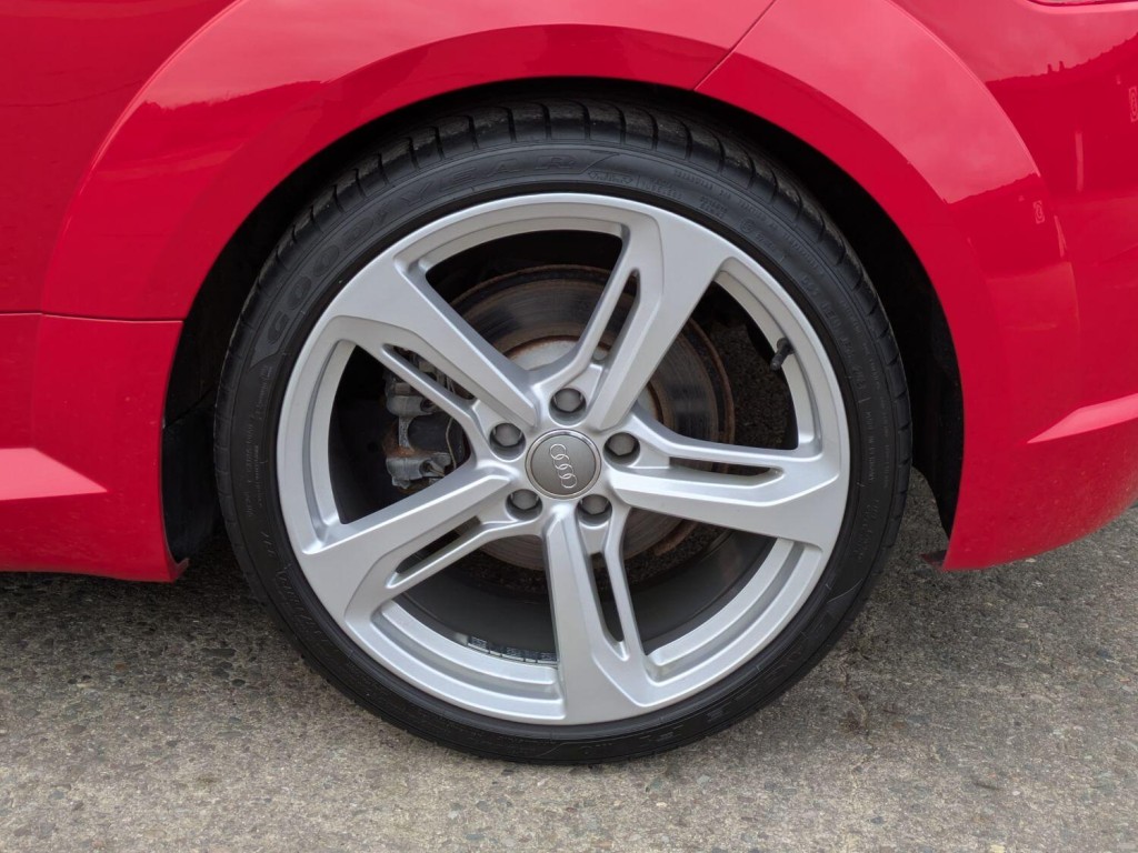 AUDI TT