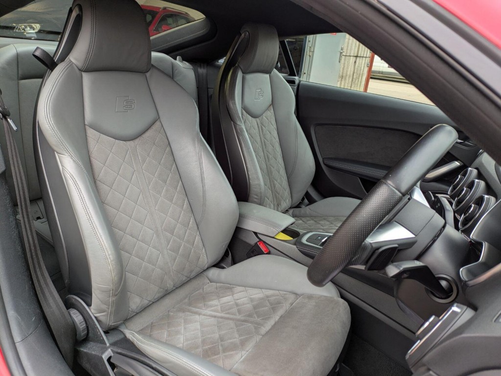 AUDI TT