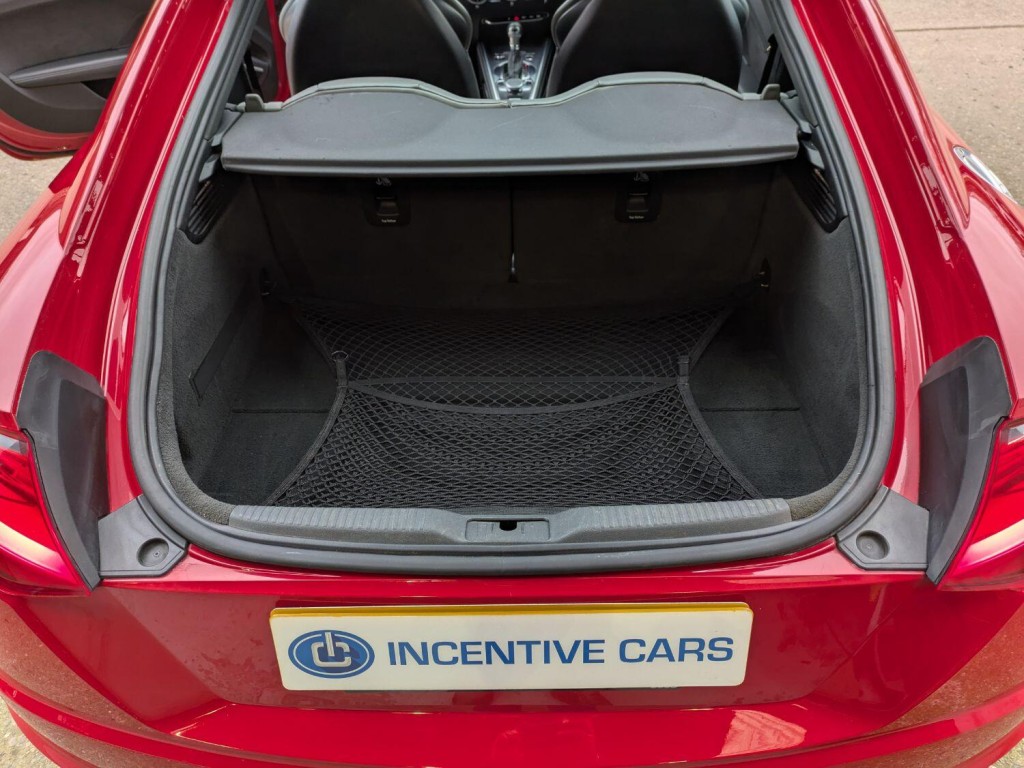AUDI TT