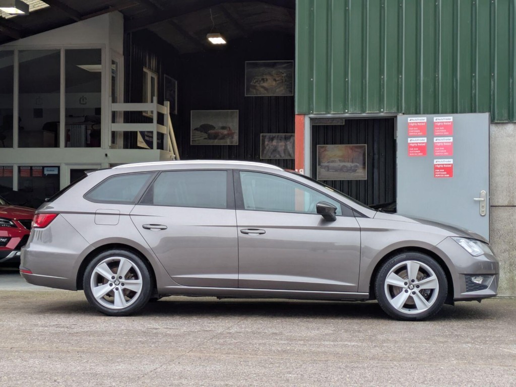 SEAT LEON