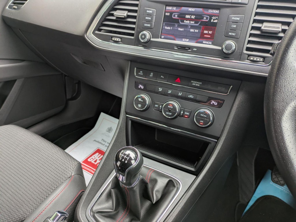 SEAT LEON