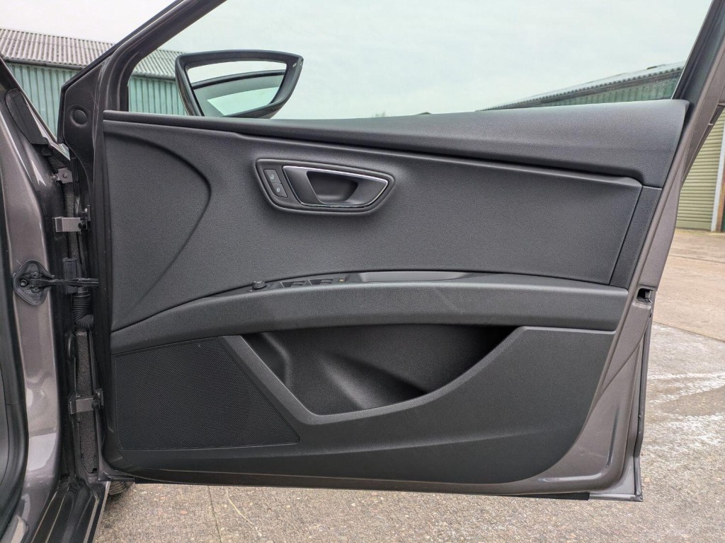 SEAT LEON