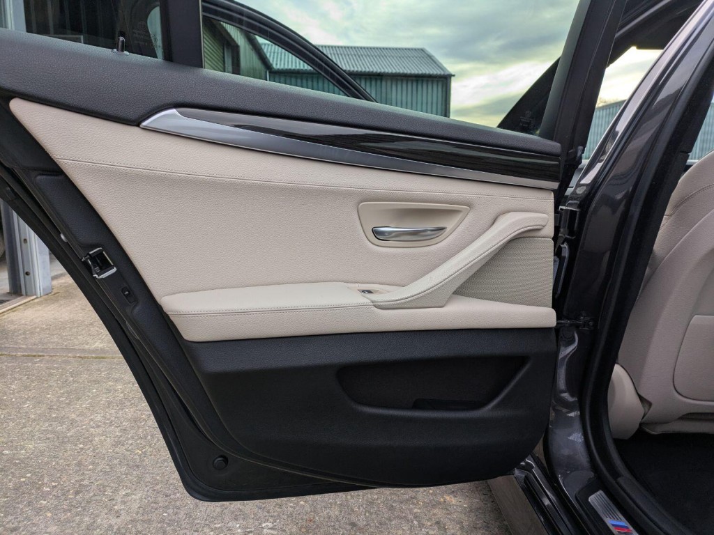BMW 5 SERIES