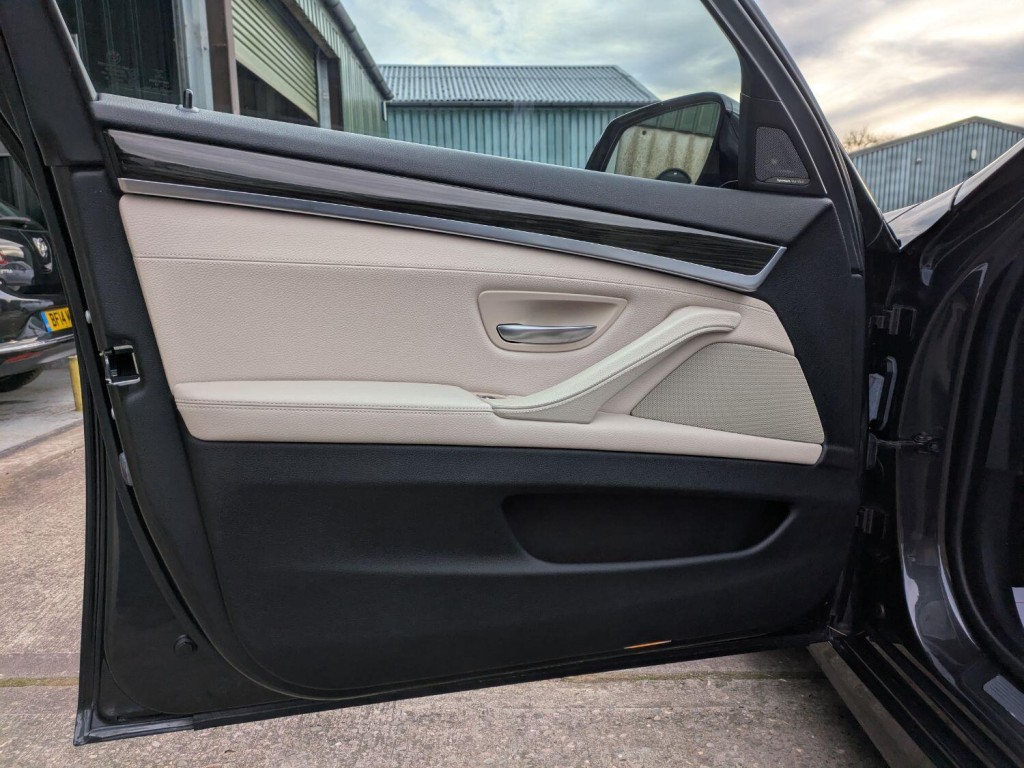 BMW 5 SERIES