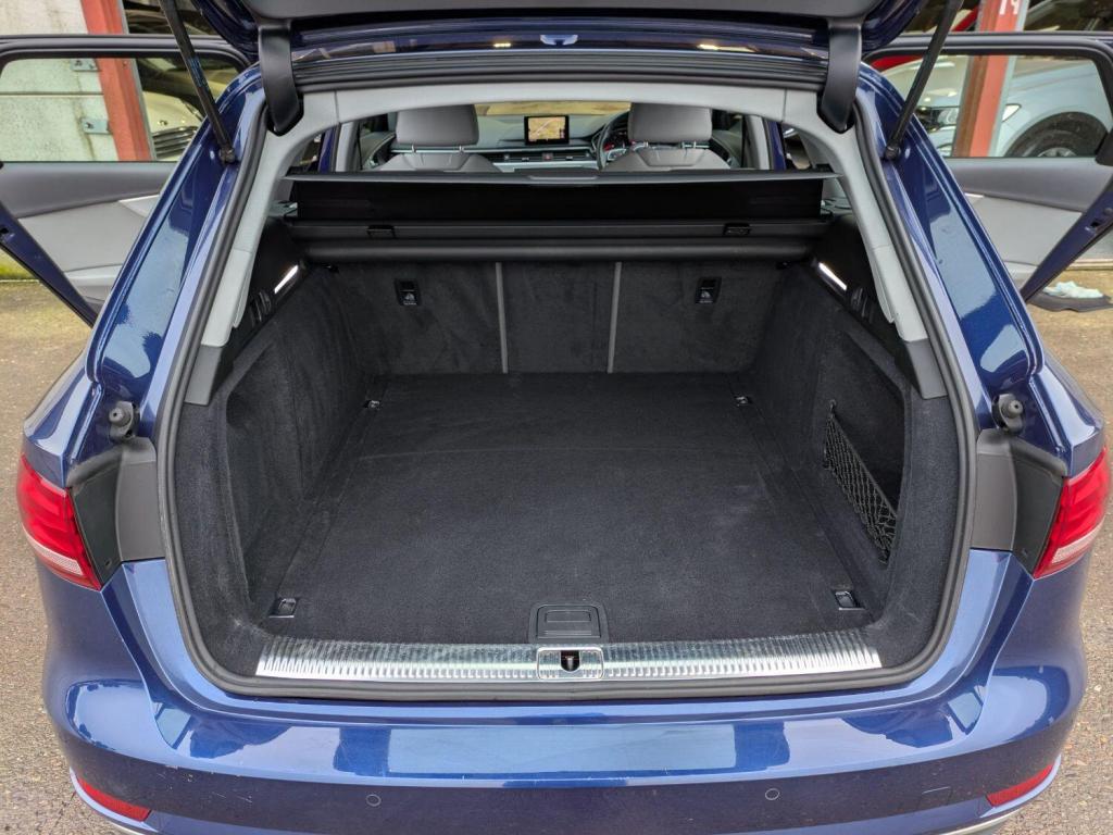 AUDI A4 AVANT