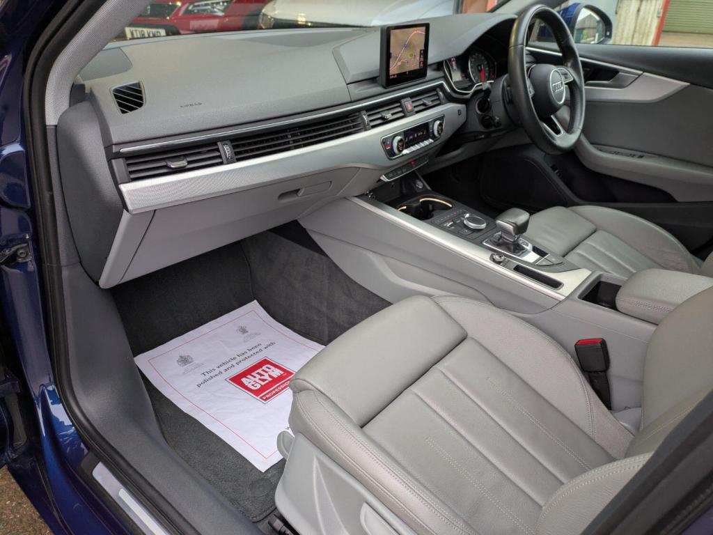 AUDI A4 AVANT