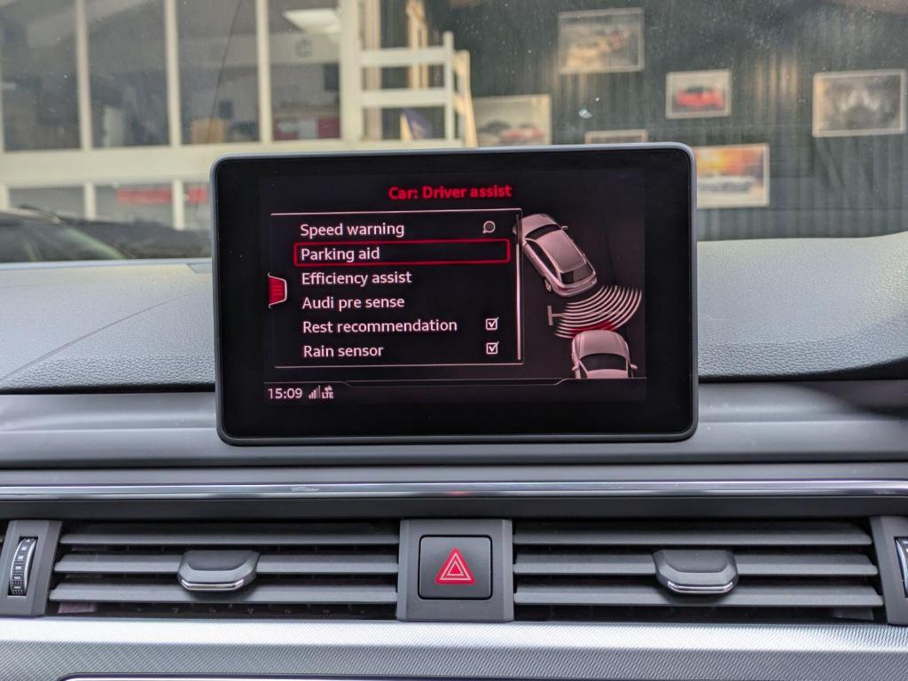 AUDI A4 AVANT
