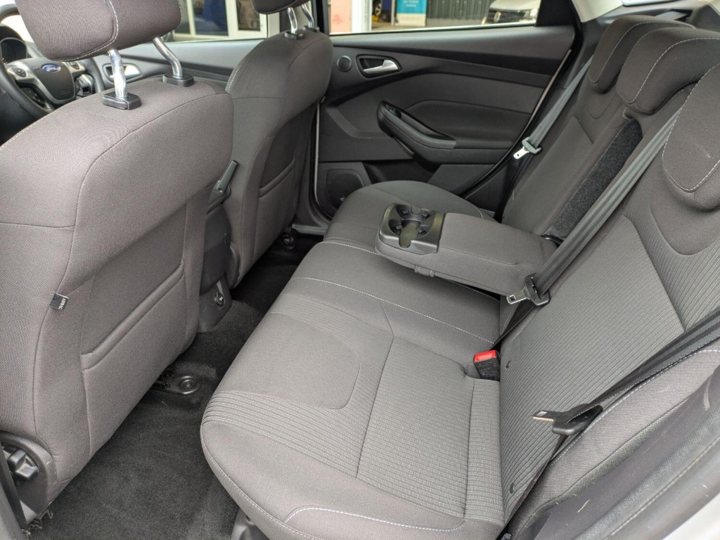 FORD FOCUS
