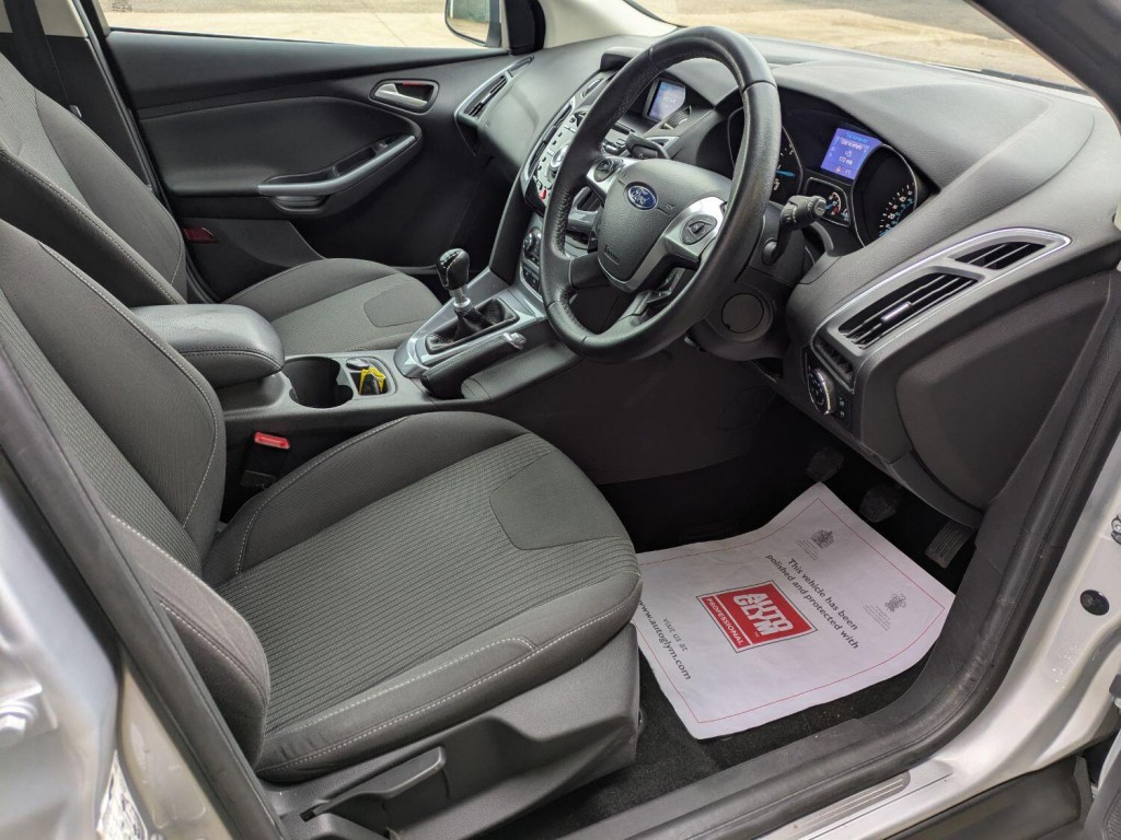 FORD FOCUS