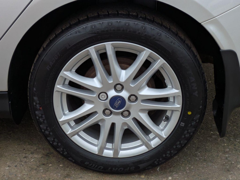 FORD FOCUS