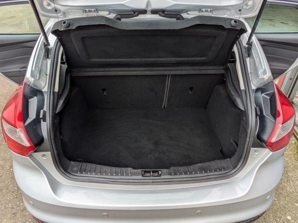 FORD FOCUS