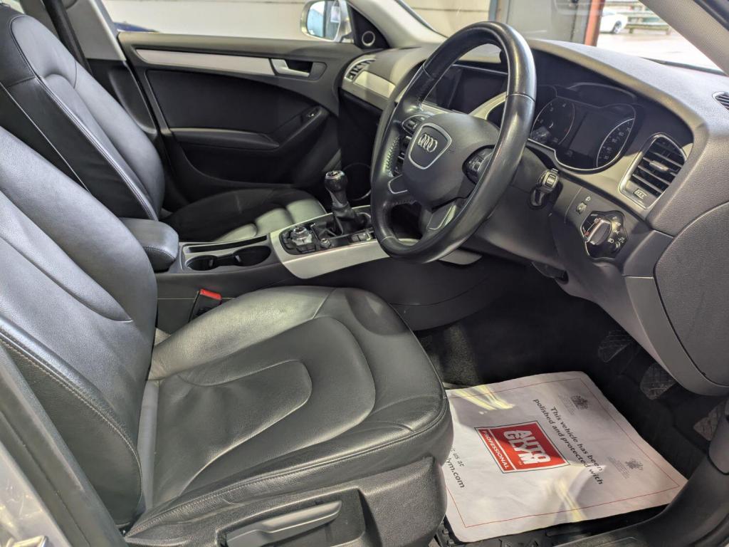 AUDI A4 AVANT