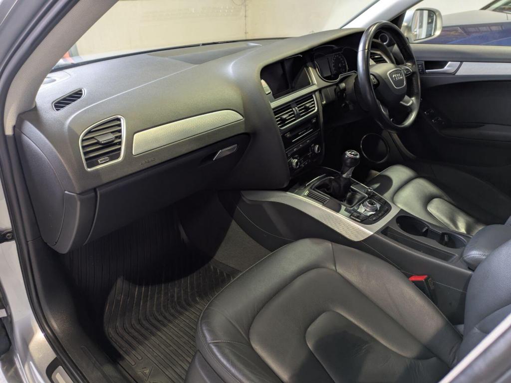 AUDI A4 AVANT