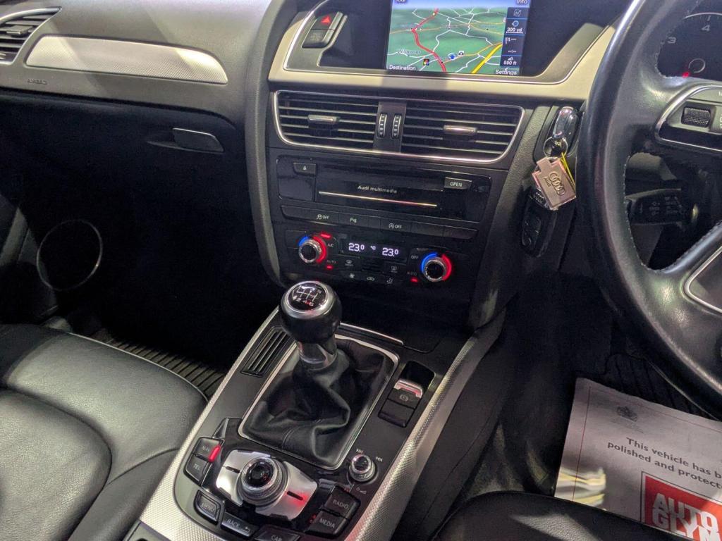 AUDI A4 AVANT