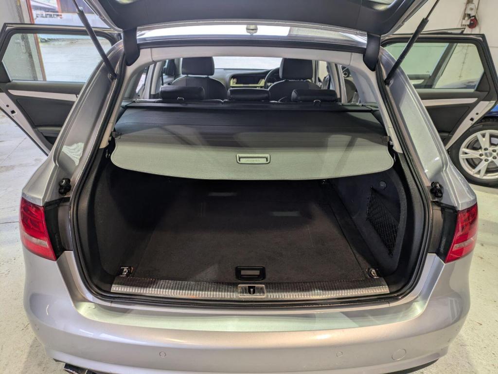AUDI A4 AVANT