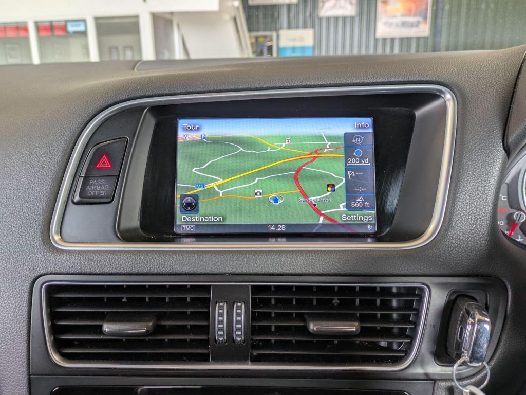 View AUDI Q5 2.0 TDI S line Plus quattro automatic. SAT NAV. DVD PLAYER. HEATED LEATHER SEATS.  8 SERVICES.