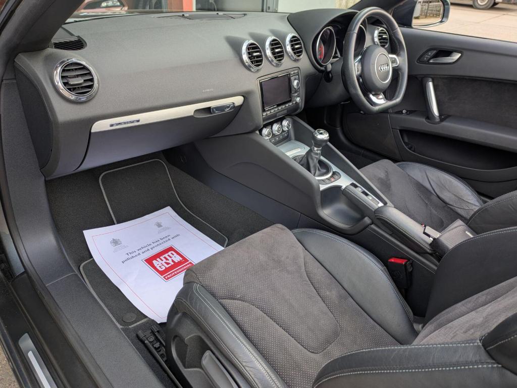 AUDI TT