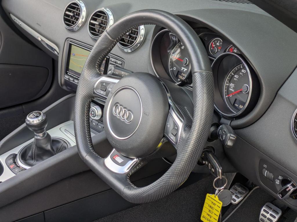 AUDI TT