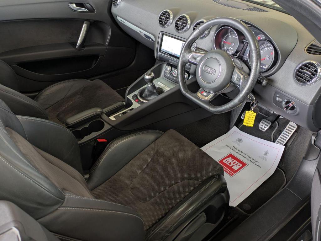 AUDI TT