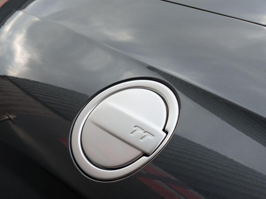 AUDI TT