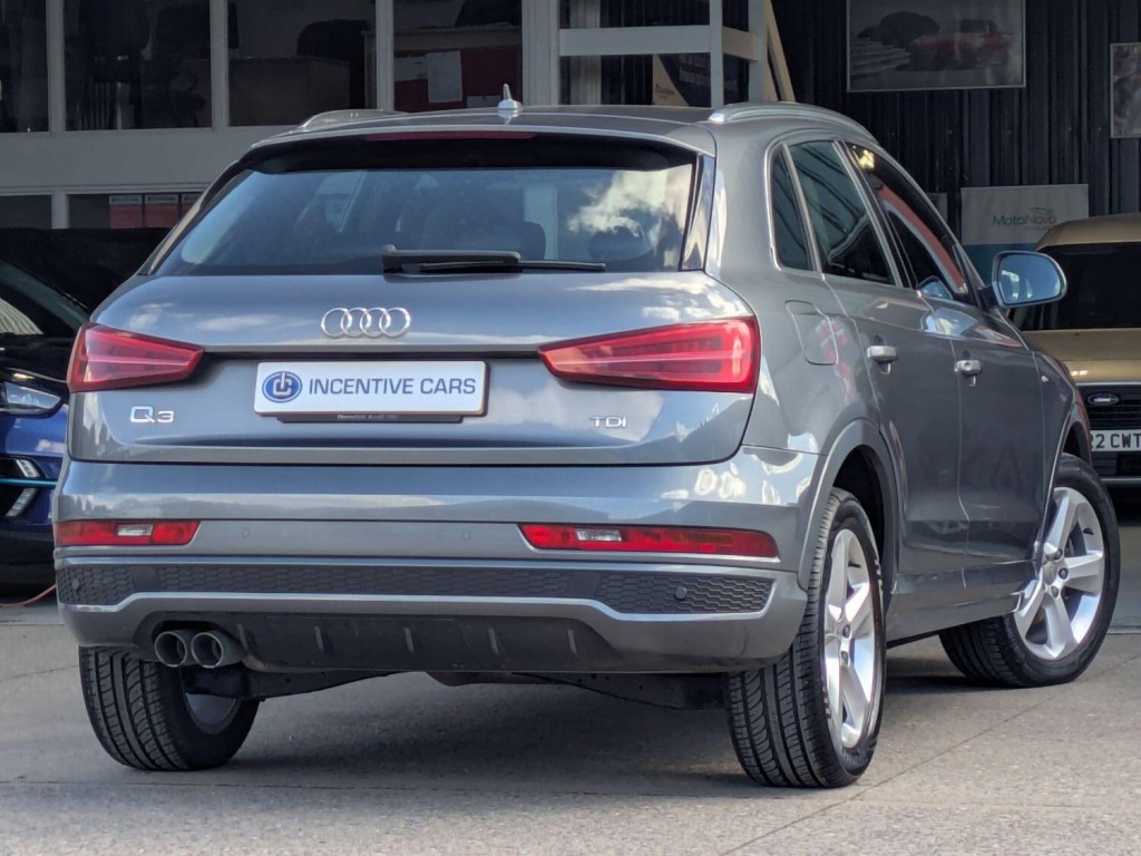 AUDI Q3
