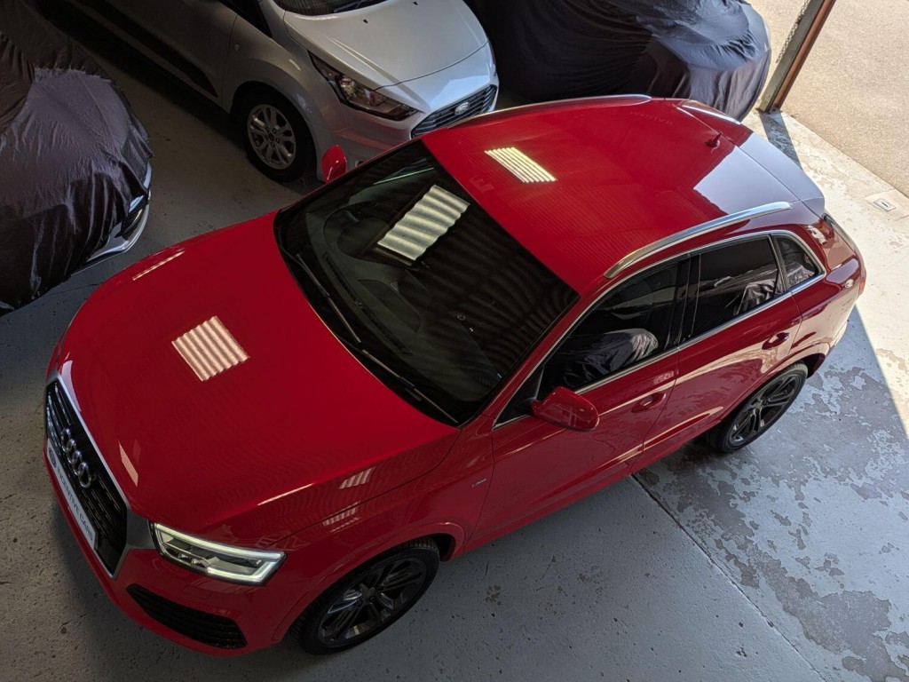 AUDI Q3