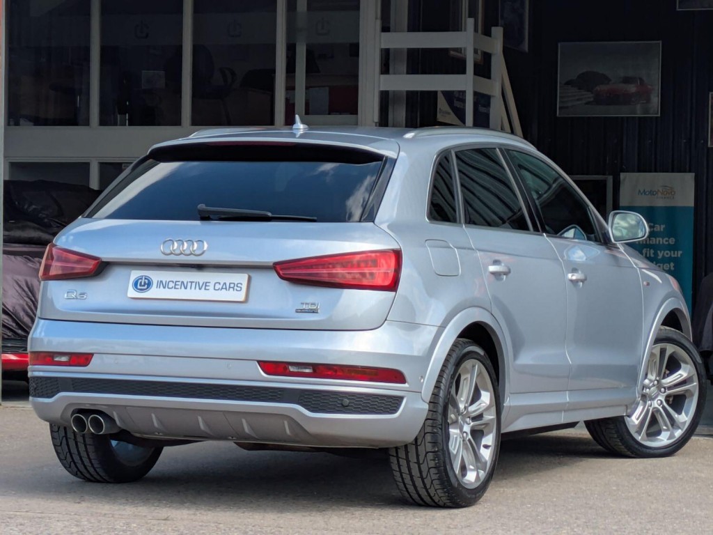 AUDI Q3