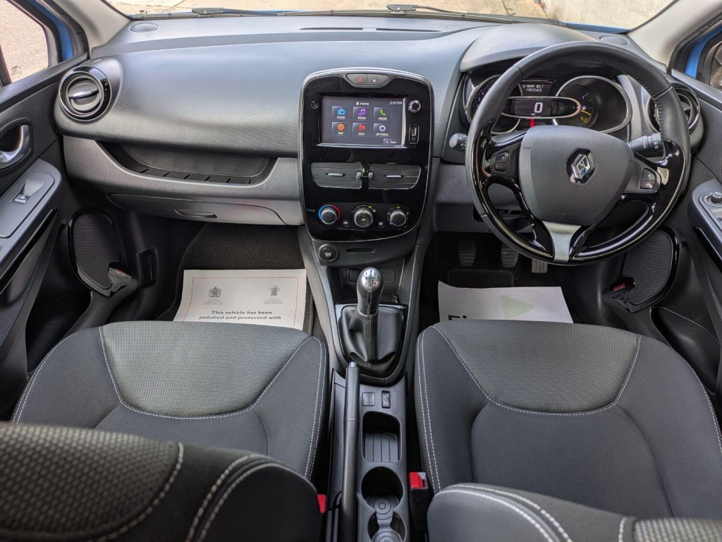 View RENAULT CLIO 1.2 Dynamique MediaNav 1.2 16V 75 5 door. SAT NAV. 9 SERVICES. LOW MILEAGE. 
