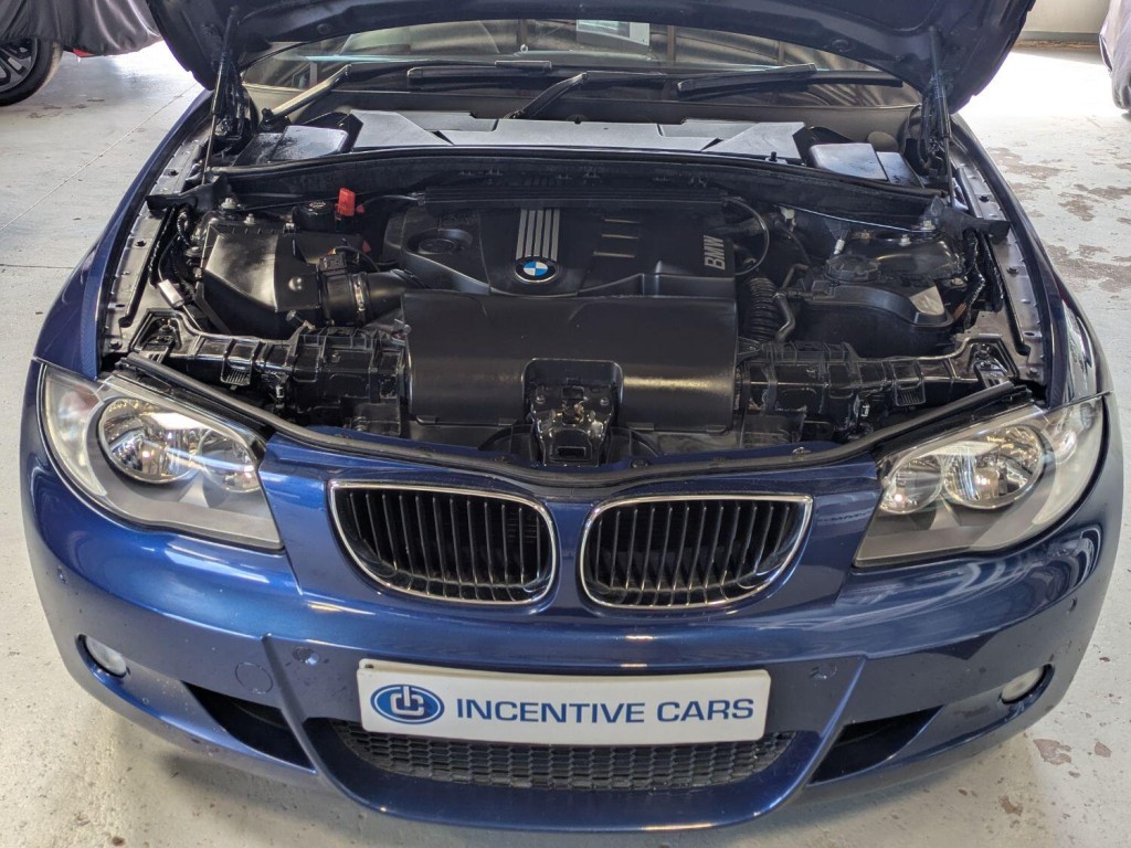 BMW 1 SERIES