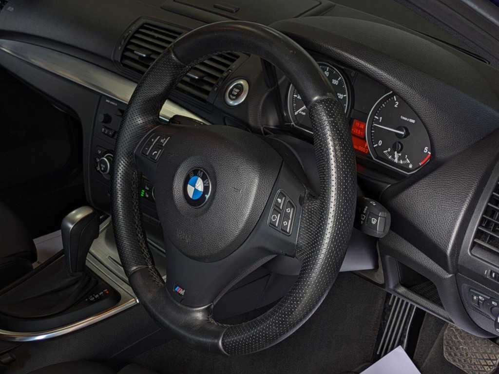 BMW 1 SERIES