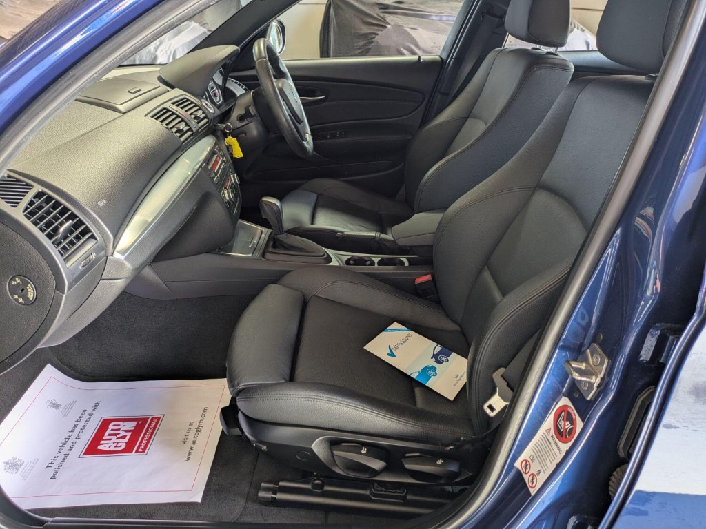 BMW 1 SERIES